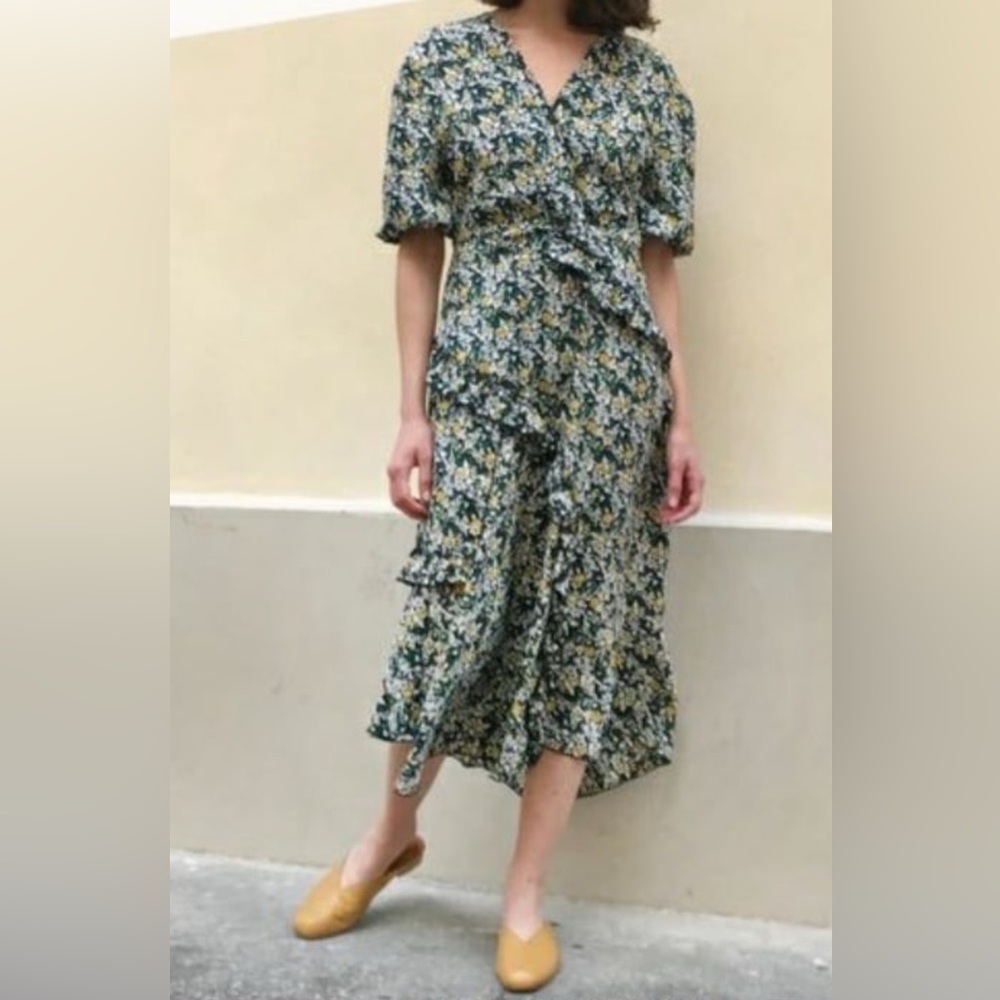 The open product green Puff Sleeve Midi Sundress